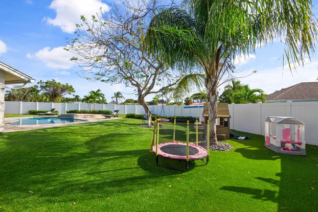 15 Hemlock Ln, House other with 3 bedrooms, 2 bathrooms and null parking in Tequesta FL | Image 12