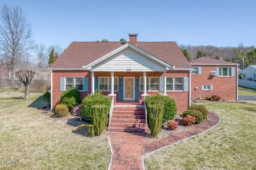 615 Parkway Blvd, Elizabethton, TN, 37643-4032 | Card Image