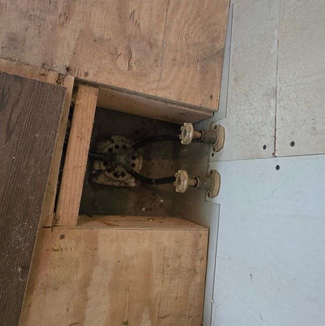 hot and cold water (under board along wall by ramp) | Image 6