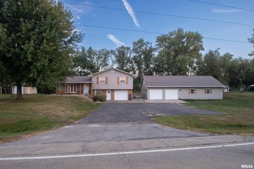 8704 W Farmington Rd, Hanna City, IL, 61536-9642 | Card Image