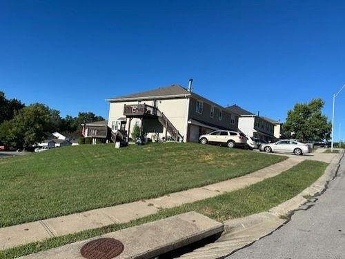 8703 Nw 82nd Ter, Kansas City, MO, 64152-4159 | Card Image