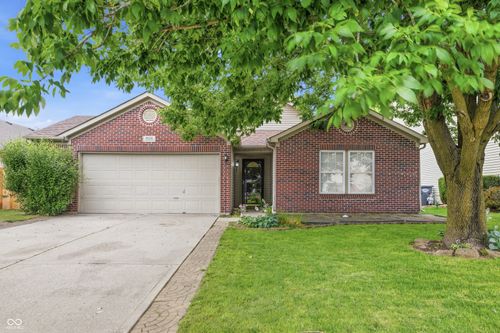 5624 N Jamestown Dr, Mccordsville, IN, 46055-9471 | Card Image