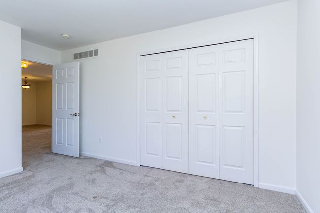 6173 Elarz Dr, Condo with 4 bedrooms, 3 bathrooms and null parking in Troy MI | Image 32