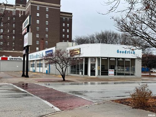 1901 4th Ave, Rock Island, IL, 61201-8101 | Card Image