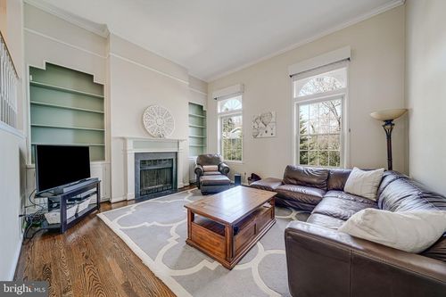 1274 S Washington St, FALLS CHURCH, VA, 22046-3848 | Card Image