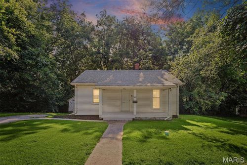 301 Lampert St, Alton, IL, 62002-1733 | Card Image