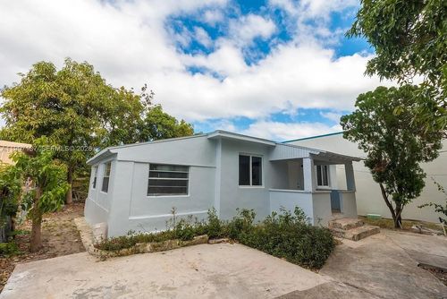 361 Ne 57th St, Miami, FL, 33137-2542 | Card Image