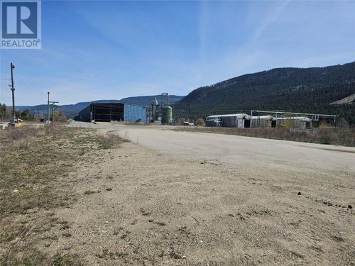 411 Cedarholm Rd, Clearwater, BC, V0E1N1 | Card Image