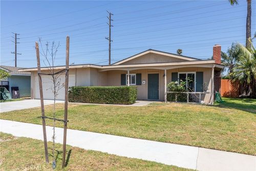 10141 Kamuela Dr, Huntington Beach, CA, 92646-2936 | Card Image