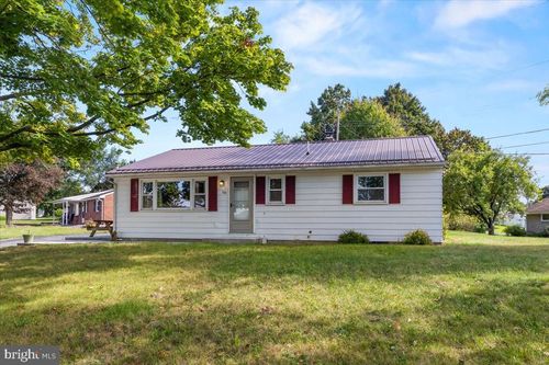 100 Walton Ave, CARLISLE, PA, 17013-1240 | Card Image