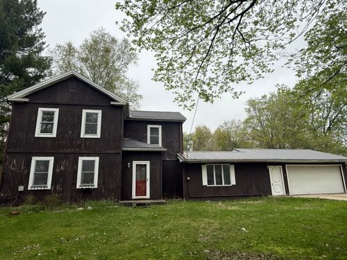 236 W Main St, Vermontville, MI, 49096-9412 | Card Image