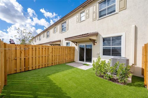 2747-2747 Se 26th St, Homestead, FL, 33035-2596 | Card Image