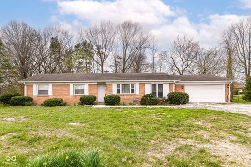 664 County Road 800, Avon, IN, 46123-8566 | Card Image