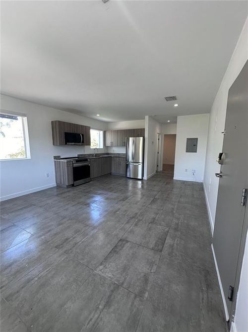 5-165 Nw 39th St, Miami, FL, 33127-2911 | Card Image