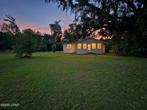 6915 Oak St, Grand Ridge, FL, 32442-3768 | Card Image