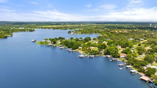 402 S Shorewood Dr, Granite Shoals, TX, 78654-2519 | Card Image
