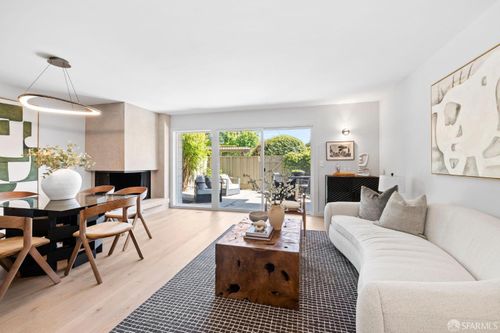 37 Los Altos Sq, Los Altos, CA, 94022-1425 | Card Image