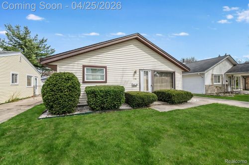 7901 Roosevelt St, Taylor, MI, 48180-2427 | Card Image