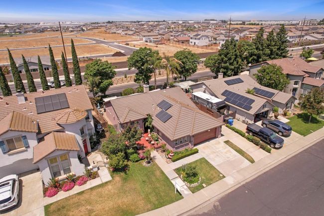 573 Fribourg Ln, House other with 3 bedrooms, 2 bathrooms and null parking in Manteca CA | Image 38