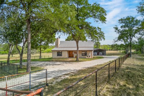 1077 Burdette Wells Rd, Lockhart, TX, 78644-4030 | Card Image