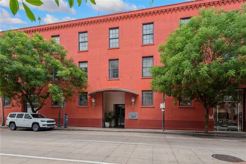 203-330 Julia St, New Orleans, LA, 70130-3673 | Card Image