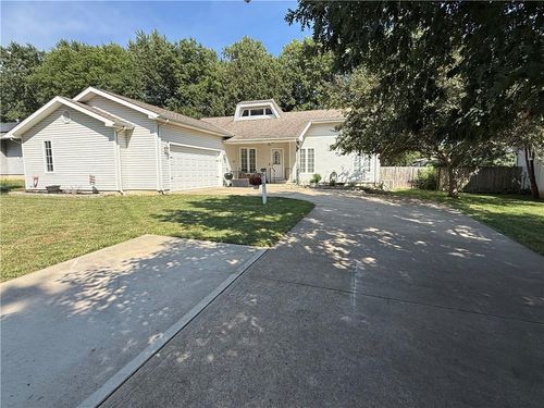 510 S Dyer St, Odessa, MO, 64076-1364 | Card Image
