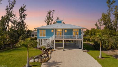 3811 Crestwell Ct, ST. JAMES CITY, FL, 33956 | Card Image