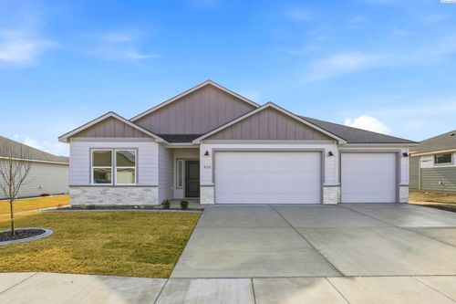 8718 Dusty Maiden Dr, Pasco, WA, 99301-7710 | Card Image