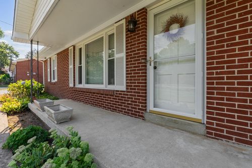 209 Oak Dr, Franklin, TN, 37064-2328 | Card Image