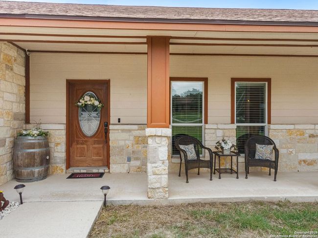 1131 Meadow Stream Dr, House other with 4 bedrooms, 2 bathrooms and null parking in Spring Branch TX | Image 4