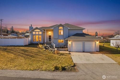 17 Washington Pl, Electric City, WA, 99123-5107 | Card Image