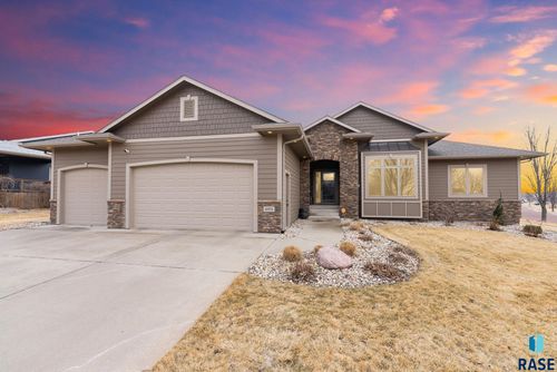 6801 E Archstone St, Sioux Falls, SD, 57110-8801 | Card Image