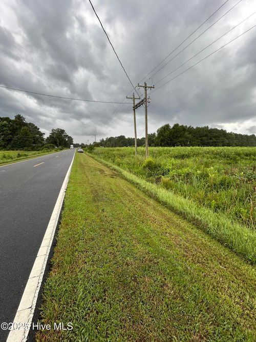 5 Hc Powers Rd, Wallace, NC, 28466-8259 | Card Image