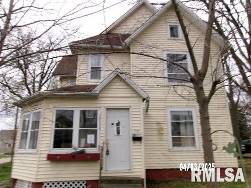 896 E Chestnut St, Canton, IL, 61520-2936 | Card Image