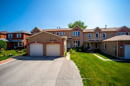 74 Fernbank Pl, Whitby, ON, L1R1T1 | Card Image