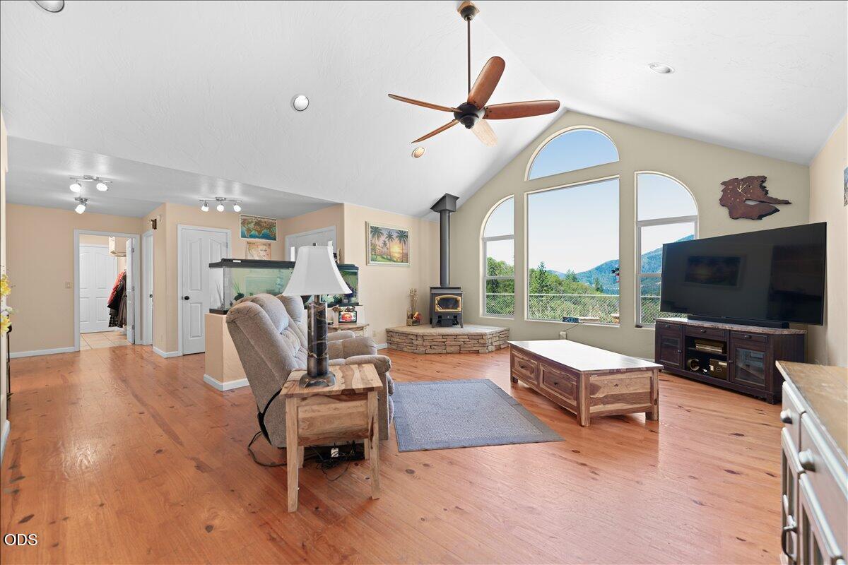 Residential in Rogue River 3