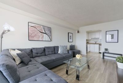 1013 - 135 Hillcrest Ave, Condo with 2 bedrooms, 2 bathrooms and 1 parking in Mississauga ON | Image 3