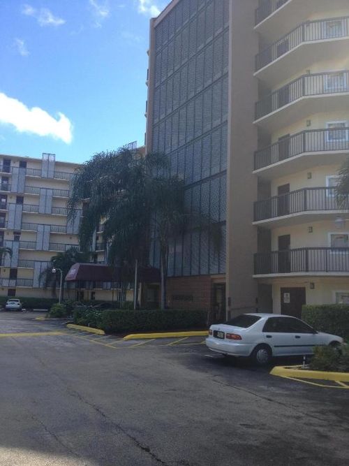 510-3101 N Country Club Drive, Aventura, FL, 33180 | Card Image