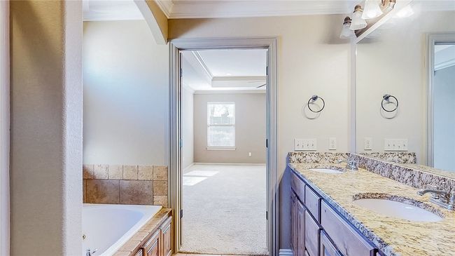 5711 S 66 Th St, House other with 4 bedrooms, 2 bathrooms and null parking in Cave Springs AR | Image 24