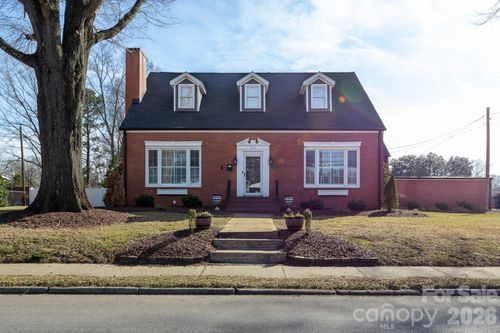 813 W Mountain St, Kings Mountain, NC, 28086-2713 | Card Image