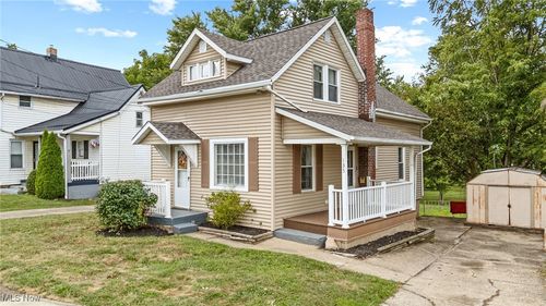 135 26th St Se, Massillon, OH, 44646-5023 | Card Image