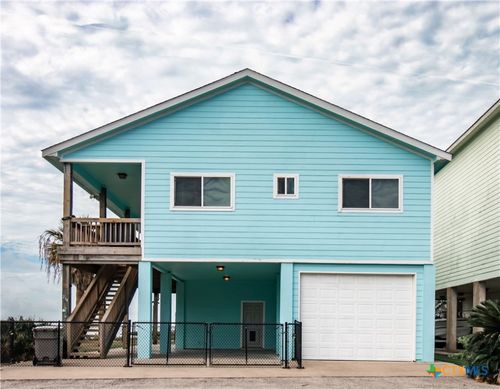 214 E Bay Ave, Seadrift, TX, 77983-3847 | Card Image
