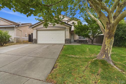 1316 Summer Grove Circle, Fairfield, CA, 94534 | Card Image