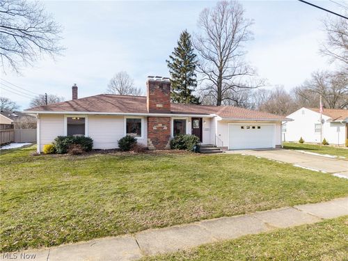 364 Mowbray Rd, Akron, OH, 44333-3943 | Card Image