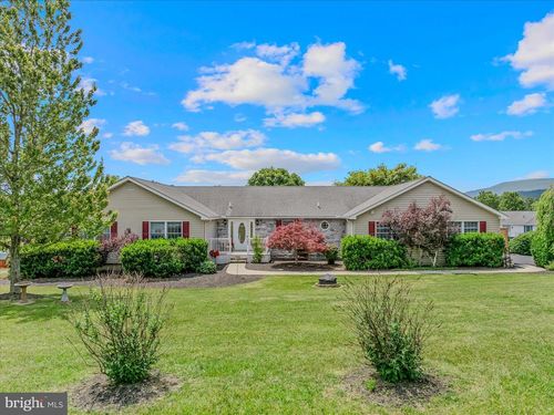 302 Prado Way, BERKELEY SPRINGS, WV, 25411-6081 | Card Image