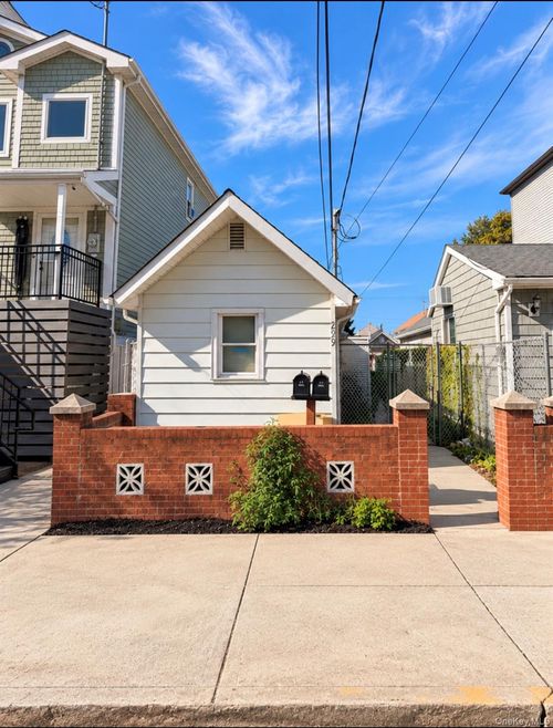 299 Colony Avenue, New York, NY, 10306 | Card Image