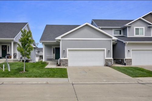 9655 Crowning Dr, West Des Moines, IA, 50266-5054 | Card Image