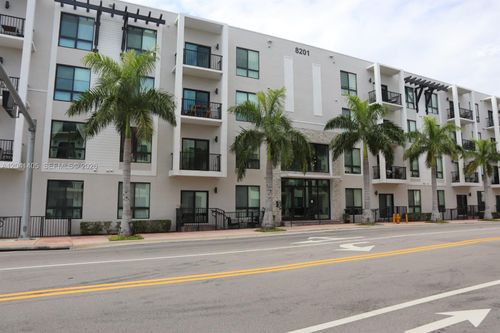 d-402-8201 Nw 41st St, Doral, FL, 33166-6278 | Card Image
