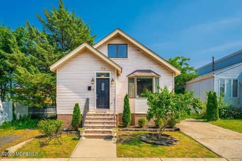 279 Washington St, Keyport, NJ, 07735-1126 | Card Image