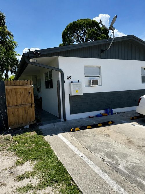 1-3-715 Nw 15th Ter, Fort Lauderdale, FL, 33311-7896 | Card Image